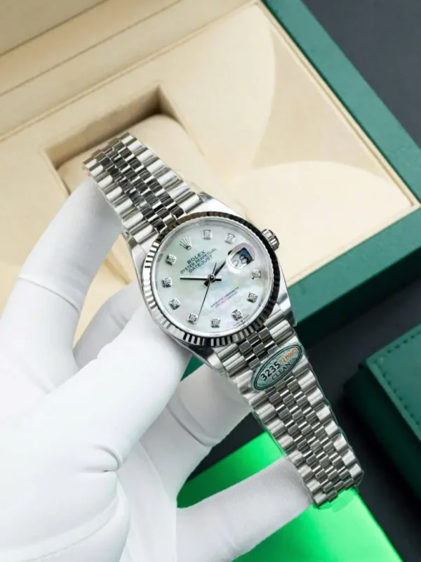 Dong-Ho-Rolex-DateJust-126234-Mat-Xa-Cu-Rep-11-Nha-May-Clean-Cao-Cap-Nhat-36mm-6-768x1024.jpg DateJust 41 126334 QF 1:1 Best Edition with 904L steel, White MOP dial, Jubilee Bracelet, QF3235 movement, and 149g weight.