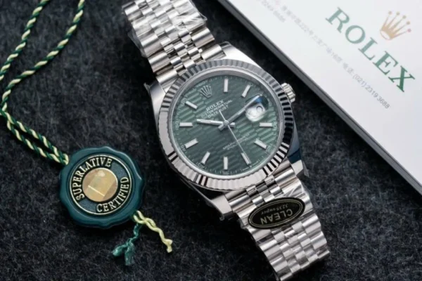 Dong-Ho-Rolex-DateJust-126334-Mat-Nep-Gap-Xanh-La-Clean-41mm-3-768x512-1 DateJust 41 126334 QF 1:1 Best Edition with 904L steel, Green Textured Stick Dial, Jubilee Bracelet, QF3235 movement, and 149g weight.