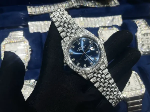 Dong-Ho-Rolex-Do-Kim-Cuong-Moissanite-DateJust-Mat-Xanh-Blue-41mm-8-768x576-1 Rolex DateJust 41mm with a Blue Dial and Custom Full Diamonds Moissanite setting.