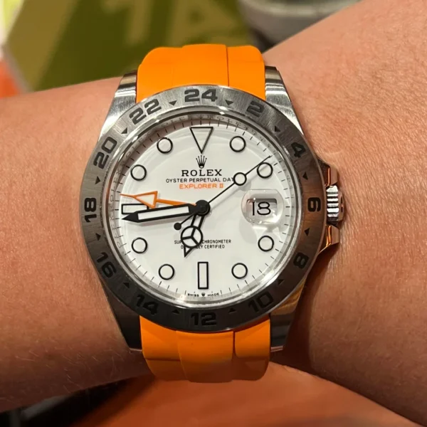 Explorer II 42mm 226570 Clean White Dial on Oysterflex Rubber Strap Explorer II 42mm 226570 Clean White Dial on Oysterflex Rubber Strap