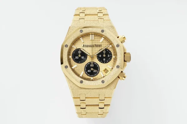 13392048313784031 Audemars Piguet Royal Oak Chrono 26240BA Frosted with a 41 mm yellow gold case, gold and black dial, and yellow gold bracelet.