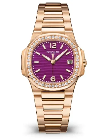 7010_1R_013_1 Patek Philippe Nautilus 7010/1R with a rose gold case and bracelet.
