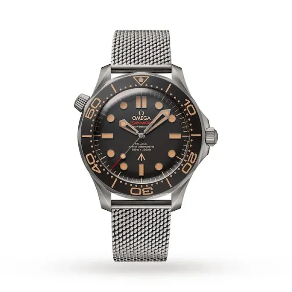 Omega Seamaster Diver 300M 007 Edition O21090422001001 with a tropical brown aluminium dial, 42 mm Grade 2 titanium case, brown diving bezel, and titanium mesh bracelet
