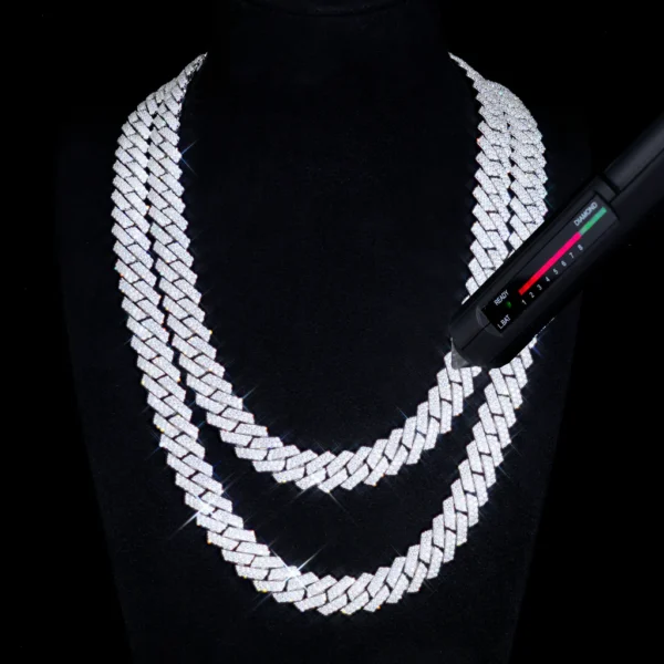 925S & VVS Moissanite 12MM Prong Cuban Link Chain 925S & VVS Moissanite 12MM Prong Cuban Link Chain
