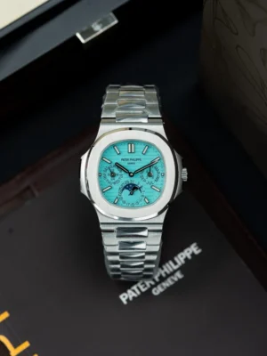 Dong-Ho-Patek-Philippe-Nautilus-5740-Replica-11-Mat-Tiffany-May-Co-Thuy-Sy-40mm-12-768x1023-1 Patek Philippe Nautilus 5740 with a Tiffany Dial, Automatic Movement, and 40mm case.