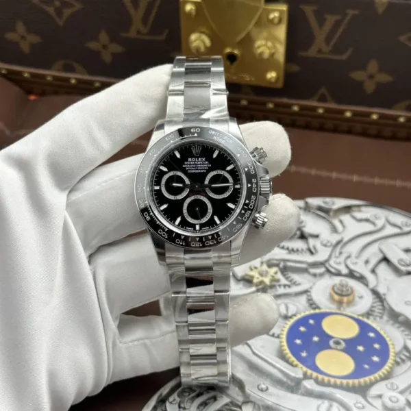 Dong-Ho-Rolex-Daytona-126500LN-Godzilla-Replica-11-Bo-May-Calibre-4131-Super-Clone-Xuong-VS-40mm-1-768x768.jpg Browse the Rolex Daytona 126500LN Godzilla VSF Super Clone with a 40mm 904L stainless steel case, Black Dial, Cerachrom bezel, Oyster bracelet,