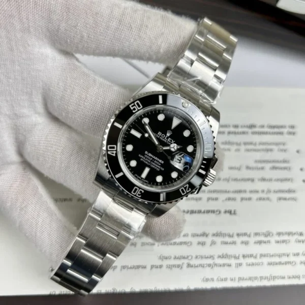 Rolex Submariner 40mm 116610LN Super Clone V3 by EWEF with a Black Dial and 904L steel case.