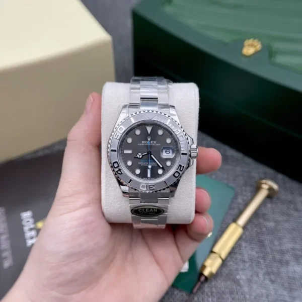 Dong-Ho-Rolex-Yacht-Master-116622-Mat-So-Xam-Nha-May-Clean-40mm-3-768x768-1 (1) Rolex Yacht-Master 116622 Super Clone by Clean Factory featuring a Grey Dial, 40mm stainless steel case, Oyster bracelet, sapphire crystal, and automatic movement.