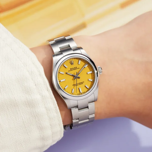 W01304_RLX_05_df256c8e47 Oyster Perpetual 31mm 277200 DIWF Best Edition featuring a 31mm stainless steel case, smooth bezel, Oyster bracelet, sapphire crystal, and classic Oyster Perpetual design.