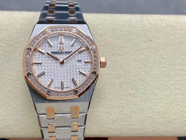 WhatsApp-Image-2025-06-15-at-11.50.24_92c52e5a Audemars Piguet Royal Oak Quartz Ref. 67651SR.ZZ.1261SR.01 Super Clone