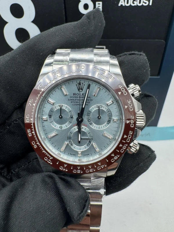 WhatsApp-Image-2025-08-14-at-22.32.01_2038035b Rolex Daytona Ice Blue Dial in White Gold Super Clone featuring a 40mm white gold-tone case, Ice Blue Dial, fixed tachymeter bezel, Oyster bracelet, and automatic chronograph movement.
