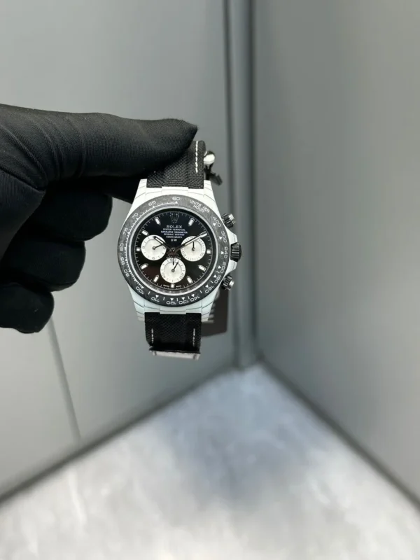 WhatsApp-Image-2025-10-13-at-01.32.09_6d01f5aa Daytona DIW Carbon N6F 1:1 Best Edition featuring a Blue and White Dial, carbon case, fixed carbon tachymeter bezel, black nylon strap, and DD4801 automatic chronograph movement