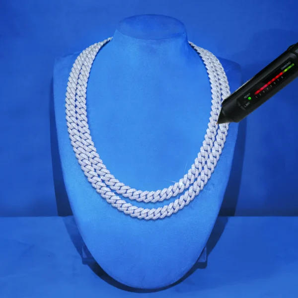 VVS Moissanite 10MM Cuban Link Chain