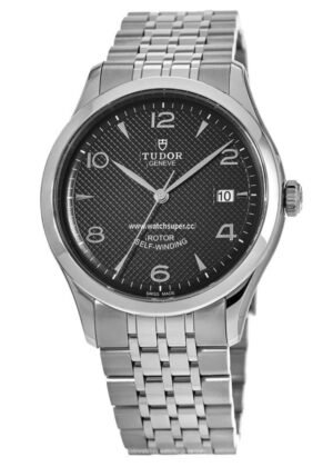 Tudor 1926 39mm M91550-0014 replica watch with classic dial and steel-look bracelet