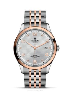 Tudor 1926 M91651-0002 replica watch with silver-style dial and rose-gold-tone two-tone bracelet